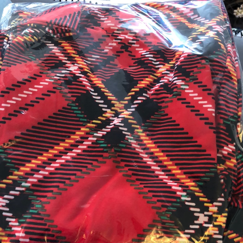 LulaRoe Christmas Plaid Leggings!